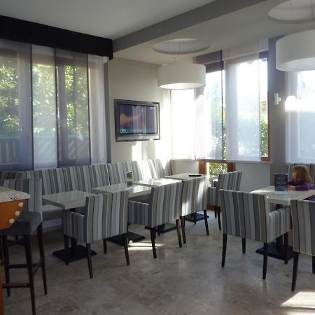 Lake Garda Hostel Salo Ngoại thất bức ảnh