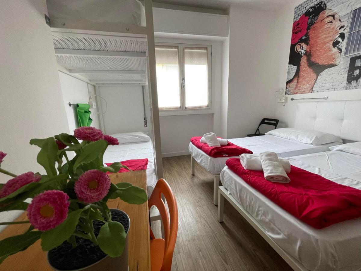 Lake Garda Hostel Salo Ngoại thất bức ảnh