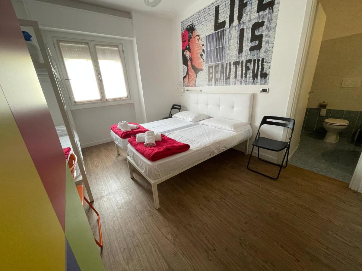 Lake Garda Hostel Salo Ngoại thất bức ảnh