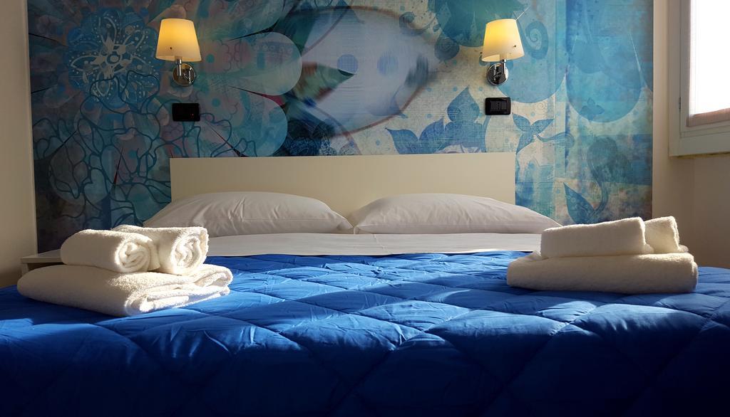 Lake Garda Hostel Salo Ngoại thất bức ảnh