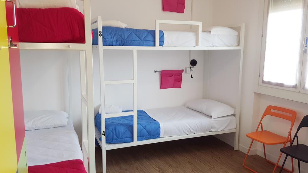 Lake Garda Hostel Salo Ngoại thất bức ảnh