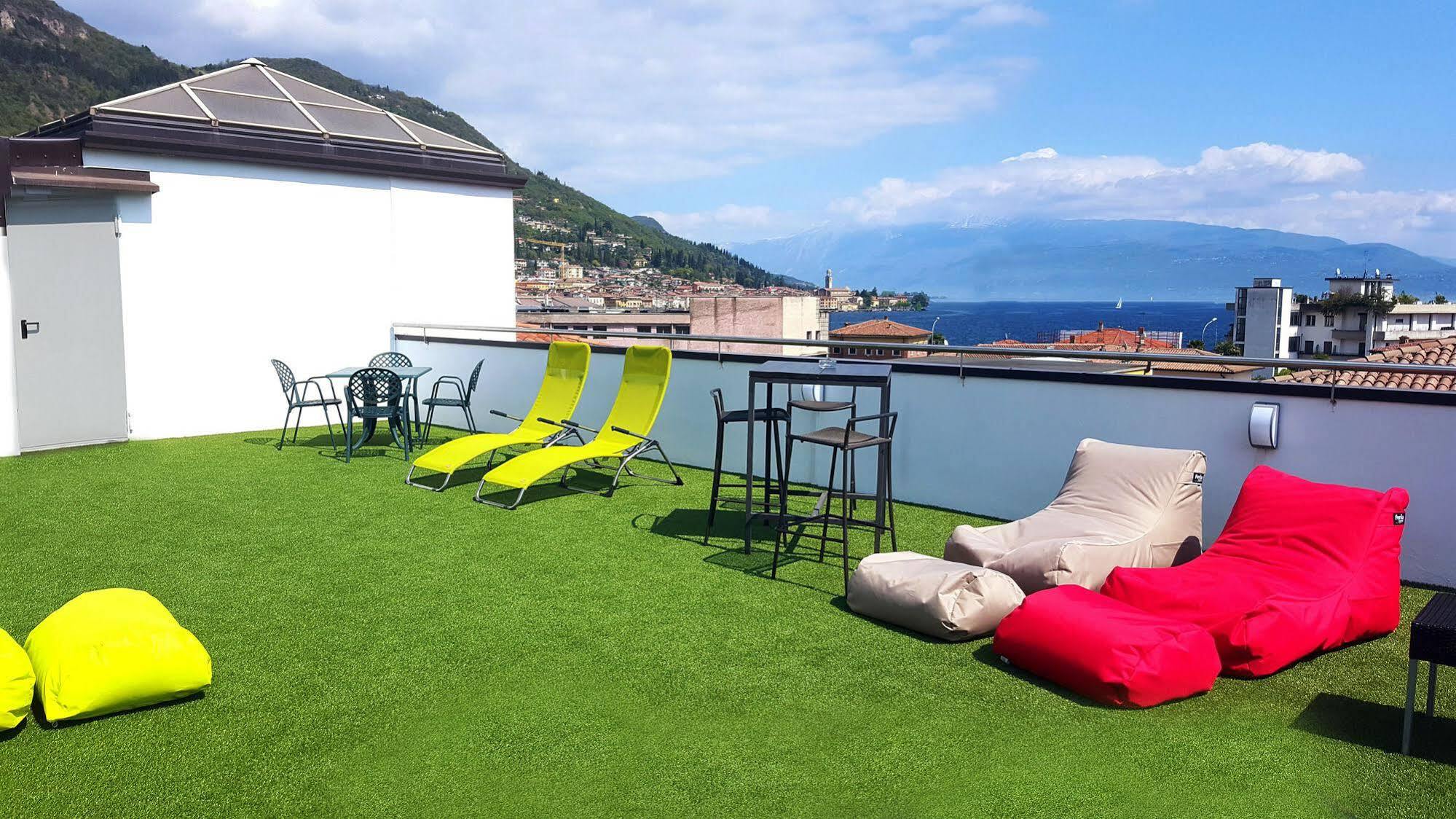 Lake Garda Hostel Salo Ngoại thất bức ảnh
