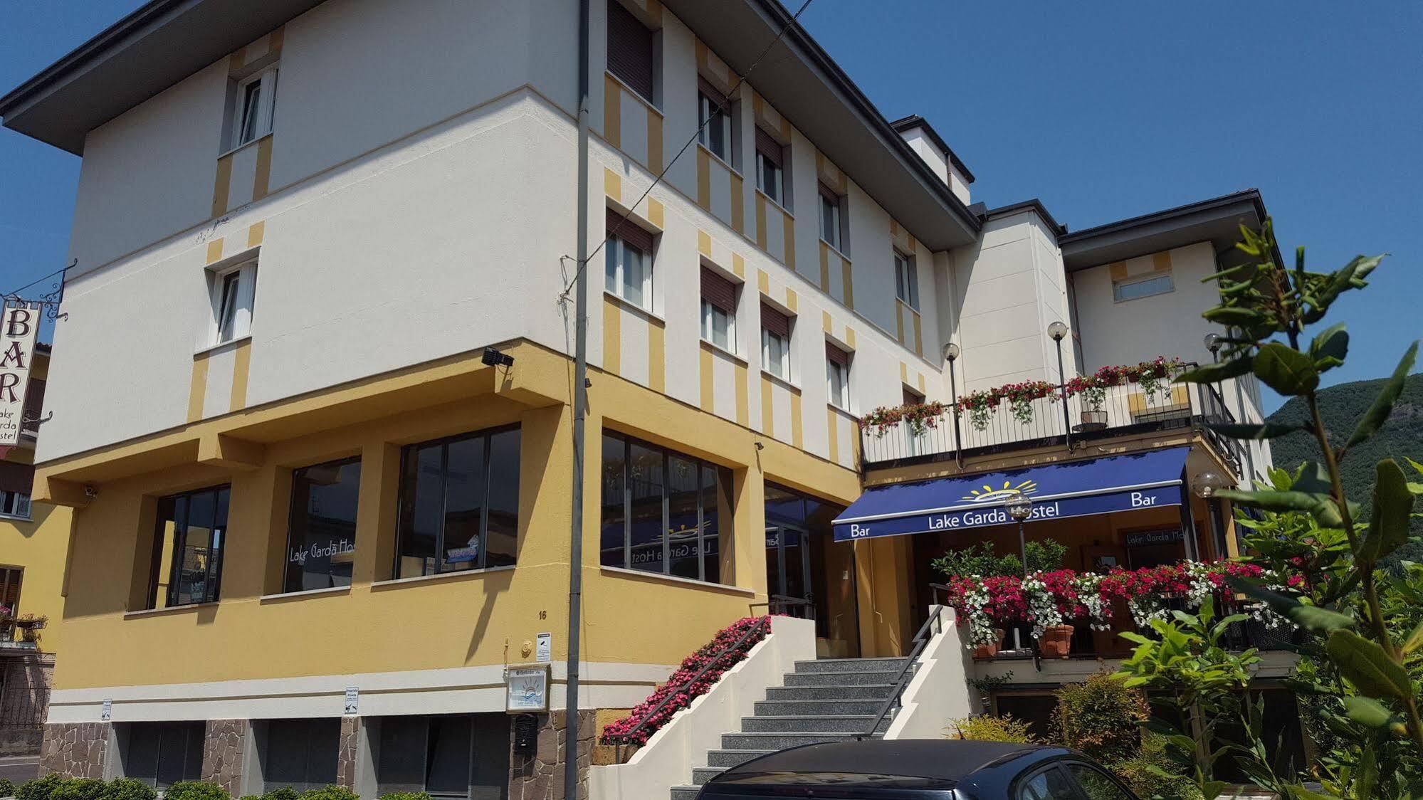 Lake Garda Hostel Salo Ngoại thất bức ảnh