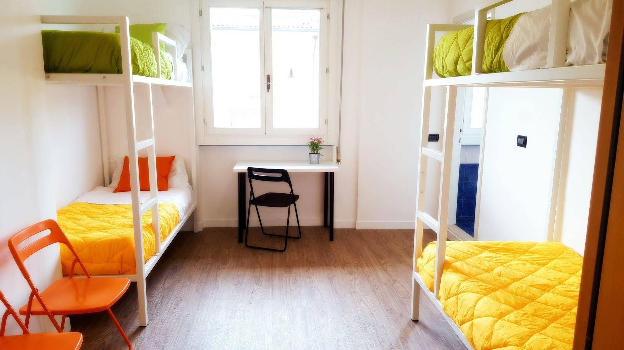 Lake Garda Hostel Salo Ngoại thất bức ảnh