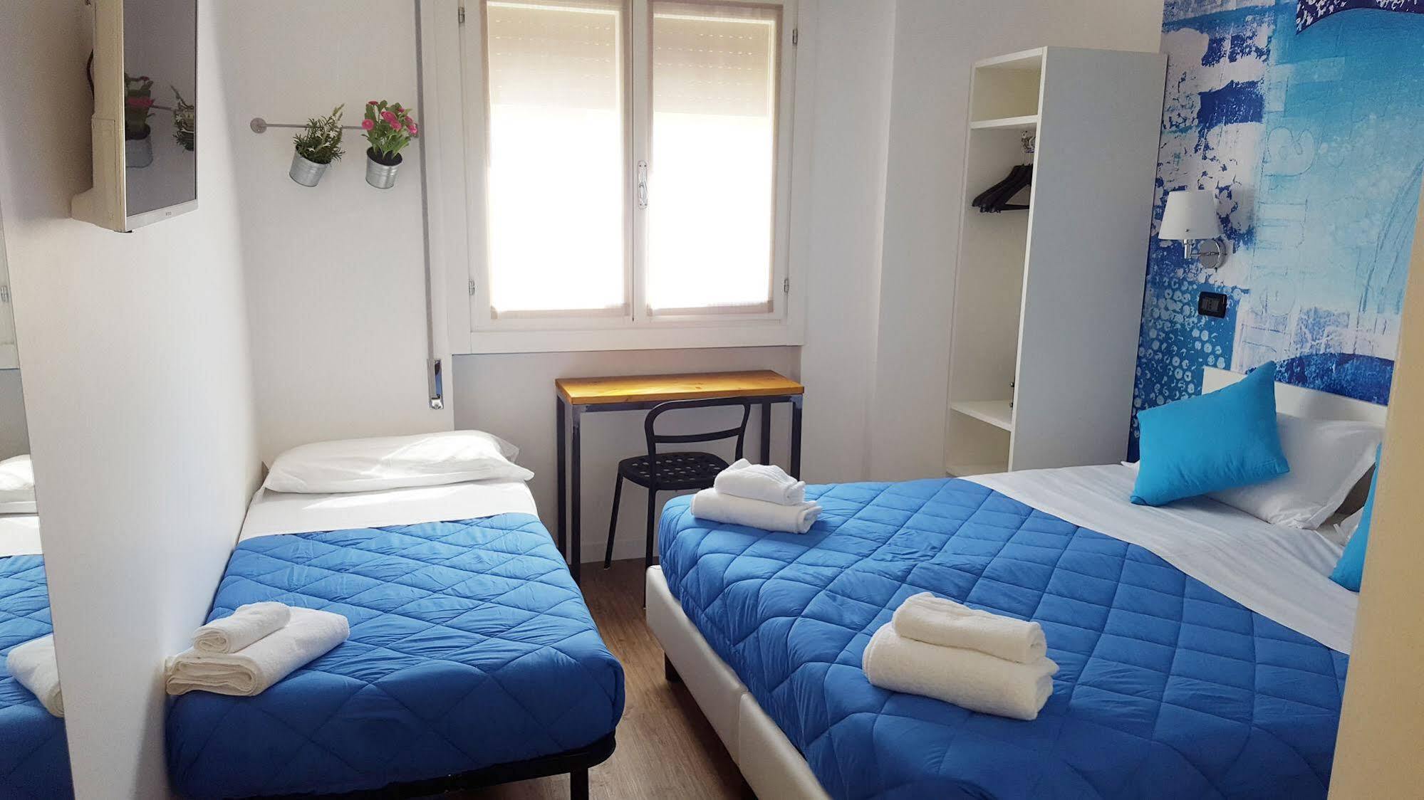 Lake Garda Hostel Salo Ngoại thất bức ảnh