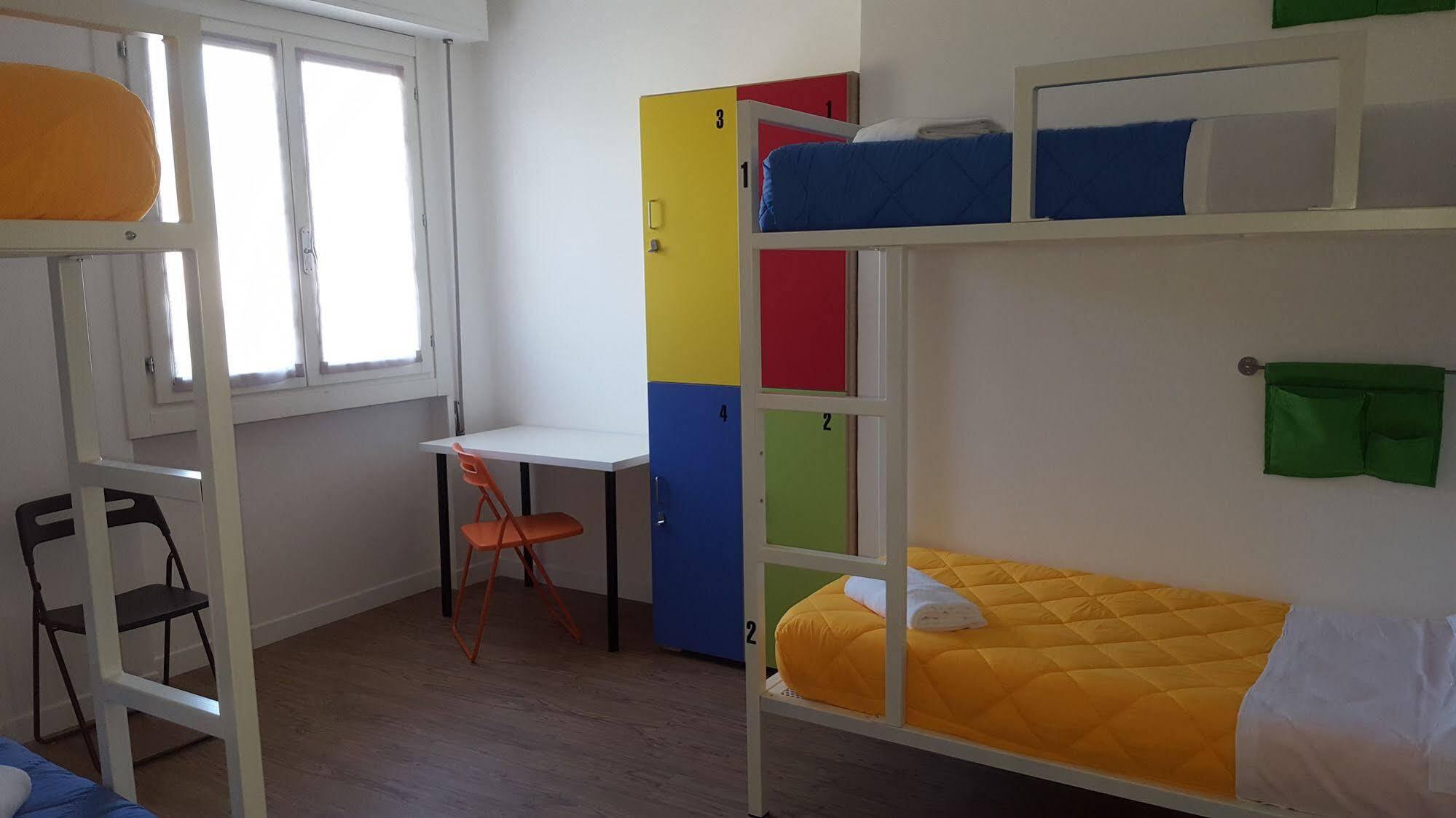 Lake Garda Hostel Salo Ngoại thất bức ảnh